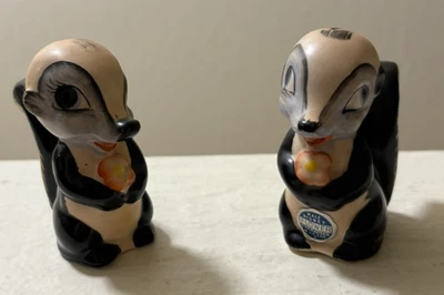 Винтажный 1950-х цветок соли и перца от Bambi Disney / Goebel новом с наклейками - Изображение 1 из 4