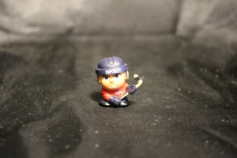 Collectible NHL TEENYMATES Series 3 Figure - WASHINGTON CAPITALS - NEW! Loose Cover