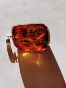 Colgante ámbar báltico 25x25x 18 mm 32,3 quilates hecho a mano nº45 - Imagen 1 de 6