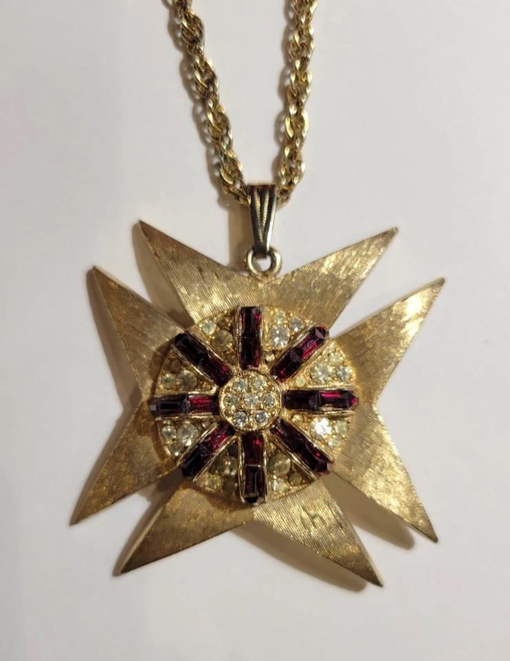 Malteser Kreuz Rot Baguette Strass Goldfarben Anhänger 20 " Halskette Vtg - Bild 1 von 4