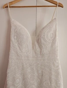 Wedding Dress - Picture 1 of 7