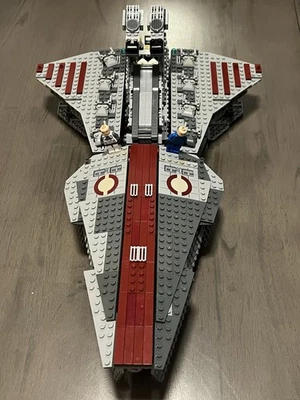 乐高星球大战 8039 Venator Republic 攻击巡洋舰克隆战争 2009 年不完整 — 第 1/4 张图片