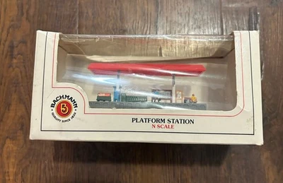 Bachmann Train Platform Station #7408 N Scale New In Box - Image 1 of 4