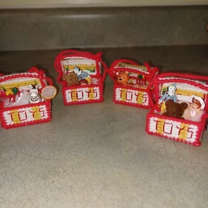 Juego de 4 cofres de juguete de lona de plástico navideño hechos a mano de colección  - Imagen 1 de 6