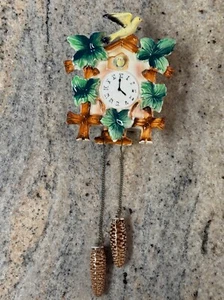 Vintage Lefton Wall Pocket Vase Cuckoo Clock w/ 2 Birds & Pinecone Weights 5.5" - Picture 1 of 9