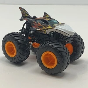 Hot Wheels Monster Trucks Shark Wreak With Flames 1:64 Scale USED GOOD SHAPE - Picture 1 of 3