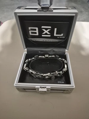 Pulsera de acero inoxidable AXL by Triton incrustación de carbono negro Foto 1 de 3