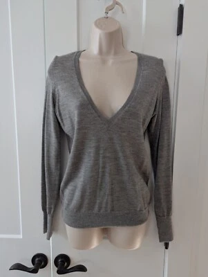 Suéter Limitado Gris Sólido (con un poco de Metálico) Cuello en V Talla Pequeña Nuevo con Etiquetas Foto 1 de 4