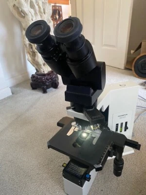 Olympus BX40 Binocular Microscope w/ 5*Objectives 5x-60x Illuminated Stage - Image 1 of 4