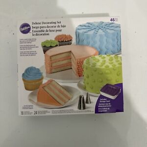 Wilton Deluxe Decorating Set (46 Pieces) New In Box