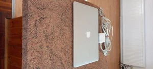 Macbook Air 13" processor 1.6GHz Dual core intel core i5, memory 4GB - Picture 1 of 4