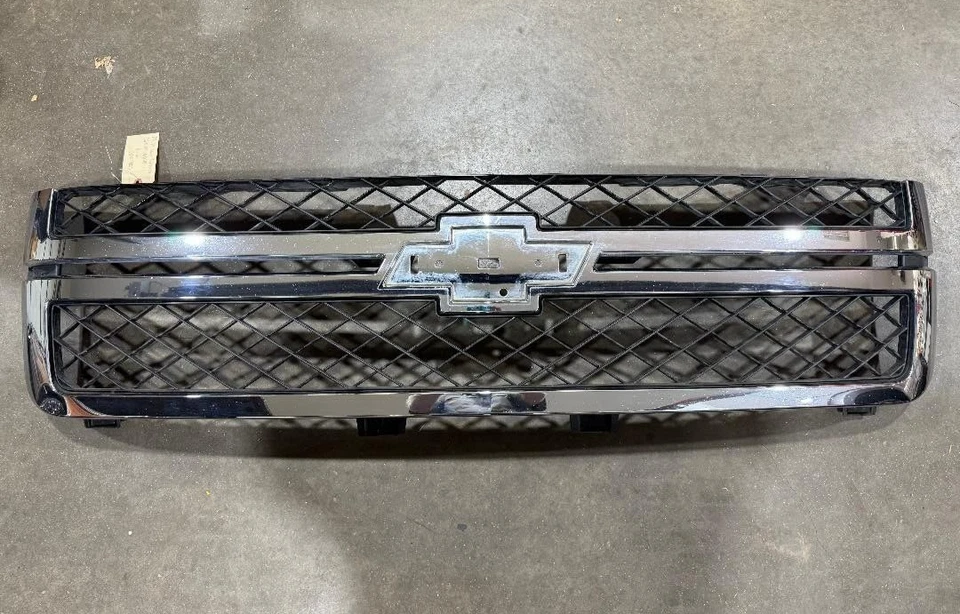 Chevy Silverado 2500HD 3500HD 2007-2014 parrilla delantera P/N 831144196 original OEM Foto 1 de 4