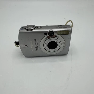 Câmera digital Canon PowerShot SD550 ELPH 7.1MP prata e bateria testadas - Imagem 1 de 4