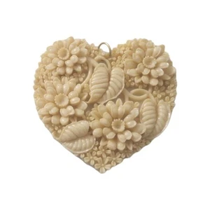 Celluloid Heart Floral Bouquet Cream/Ivory Vintage Art Deco Charm Pendant Japan - Picture 1 of 6