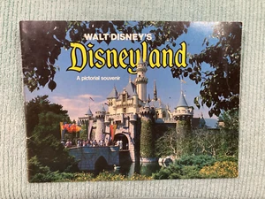 Vintage: Walt Disney's Disneyland - Pictorial Souvenir copyright 1981 - Picture 1 of 8