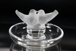 LALIQUE CRYSTAL 4" ROUND JEWELRY TRAY W/ FROSTED DOVES " ROUND - Bild 1 von 5