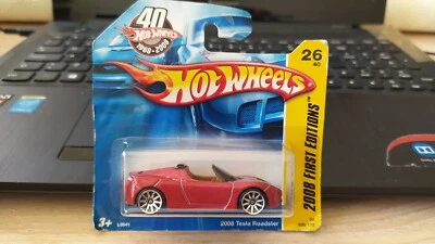 2008 HOT WHEELS - 2008 TESLA ROADSTER RED SHORT CARD 1/64 APROX*NEW - Image 1 of 4