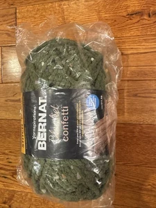 NEW Yarnspirations BERNAT BLANKET CONFETTI, Camo Confetti, 10.5 oz - Picture 1 of 3