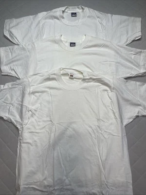 Винтажная белая мужская рубашка BVD с круглым вырезом средний размер Fruit Of The Loom - Изображение 1 из 4