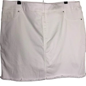 Chico's Skort Women's Size 3.5 Alabaster Denim Pull-On Elastic Waist NWT - Picture 1 of 9