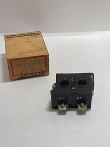 CUTLER HAMMER 10250T3 CONTACT BLOCK 2NC 6A 600VAC NIB - Picture 1 of 4