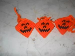 HANDMADE PLASTIC CANVAS HALLOWEEN CANDY KISS HOLDERS SET OF 3 - Picture 1 of 1