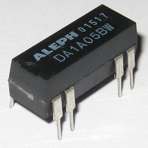 Aleph 5V Coil 0.5 Amp Relay Rated at 200 VDC - Small 5 V DC PC Mount DIP Relay - Picture 1 of 6