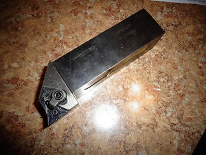 KENNAMETAL INDEXABLE TOOL HOLDER 1-1/2 SHANK DTGNR-244D - Picture 1 of 2