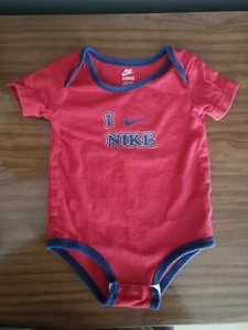 Nike Body Bebé Manga Corta Rojo 3/6 Meses Infantil Deportes Snap - Imagen 1 de 4
