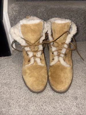 Botines forrados de piel sintética de gamuza Canyon Array para mujer talla 9 Foto 1 de 4