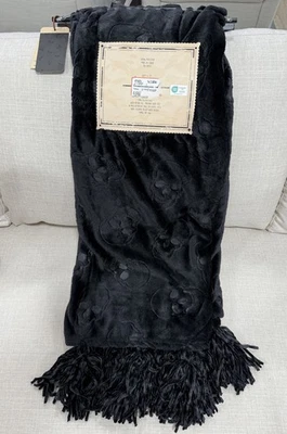 Halloween Goth Embossed Black Skulls Ultra Soft Plush Throw Blanket w/Tassels BN - Image 1 of 4