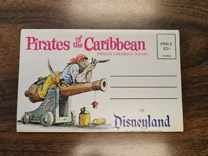 De Colección Disneyland Piratas del Caribe 12 Escenas Coloridas Fotos Desplegables Años 60 - Imagen 1 de 8