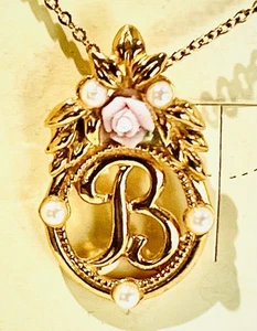 Avon Victorian Porcelain Rose Initial B Necklace Faux Pearl Monogram VINTAGE NOS - Picture 1 of 9