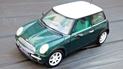 MINI COOPER 1:12 British Racing Green Metallic 2001 Toy Model Car Rare REVELL - Image 1 of 4