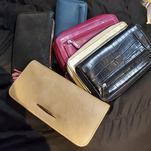 Lot Of Womens Wallets/clutch  - Picture 1 of 2