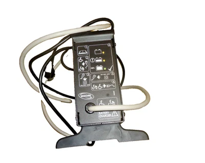 universal Ladegerät Invacare E- Mobil Scooter 24V & 8Ah Rollstuhl 3-polig - Bild 1 von 4