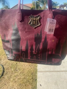Brand new Harry Potter Carry-All Tote Bag burgundy With tags originally - Picture 1 of 3