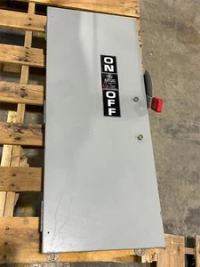 Nuevo interruptor de seguridad desconectar fusible 3 fases nema 1 GE TH4324J 200 amperios 240 V - Imagen 1 de 1