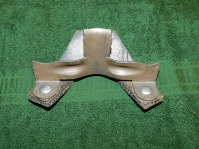 1956 Ford Mainline Customline Fairlane Skyliner Sunliner NOS ESCAPAMENTO CABIDE TRASEIRO - Imagem 1 de 3