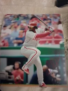 Odubel Herrera Signed 8X10 Bat PHILADELPHIA PHILLIES Photo - Picture 1 of 2