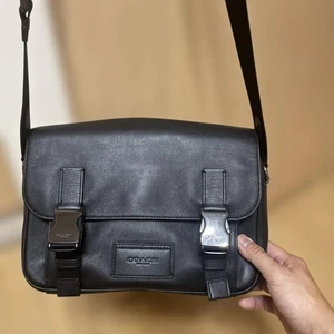Coach Black Leather Shoulder Bag Used Excellent Condition - Picture 1 of 6