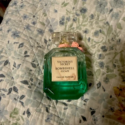 Victoria’s Secret Bombshell Escape EDP Mujer (1,7 OZ 50 ml) Sin caja Foto 1 de 2