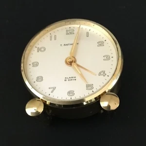 T. Anthony Sveglia Svizzera da Viaggio Vintage 8 Giorni Carica Ottone Oro Cassa Pelle DAD - Foto 1 di 15