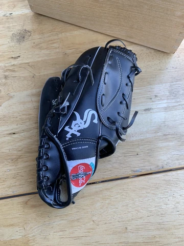 Vintage Coca Cola Chicago White Sox Baseball Glove  Flex Action 2605 ~ Cover