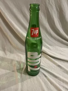 Vintage 7up green glass ACL soda bottle, 16 ounces 70'S - Picture 1 of 4