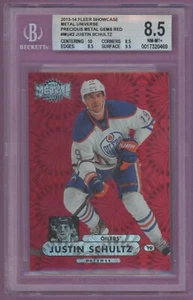 2013-14 FLEER SHOWCASE METAL UNIVERSE PMG RED JUSTIN SCHULTZ #MU42 67/75 BGS 8.5 - Bild 1 von 3