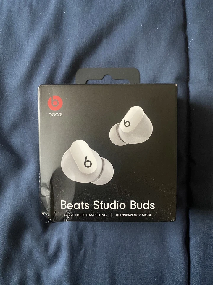 Beats Studio Buds con estuche de carga inalámbrica Foto 1 de 2