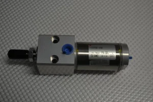 UN NUEVO CILINDRO NEUMÁTICO SMC NCMR150-0100 montaje en bloque 250PSI - Imagen 1 de 1