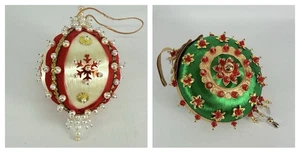 Vintage fatto a mano raso ornamento natalizio spilla palla perline perline lotto 2 B - Foto 1 di 11
