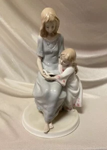 #304 Meico Figurine Mother Reading To Child 7.75” Tall Porcelain Mint Condition - Picture 1 of 8